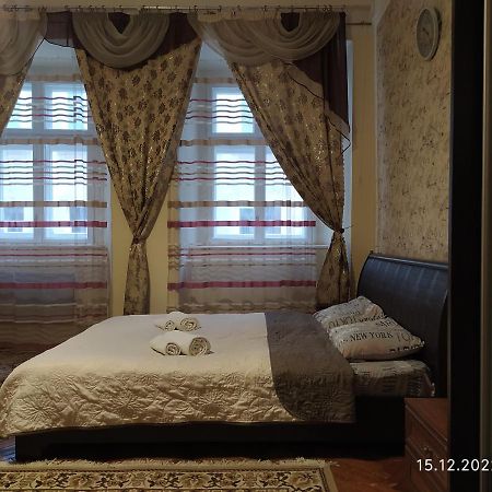 Apartment On Rynok Square Lviv Exterior foto