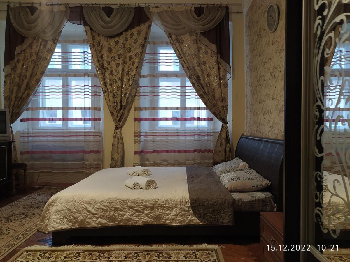 Apartment On Rynok Square Lviv Exterior foto