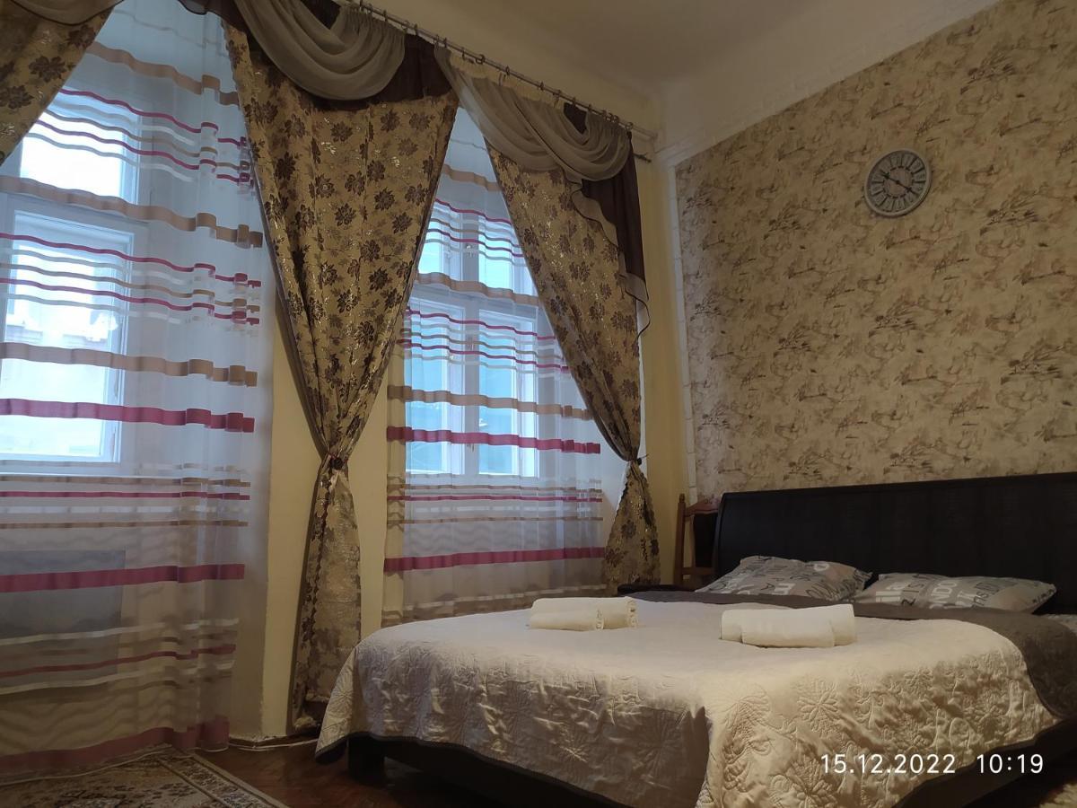 Apartment On Rynok Square Lviv Exterior foto