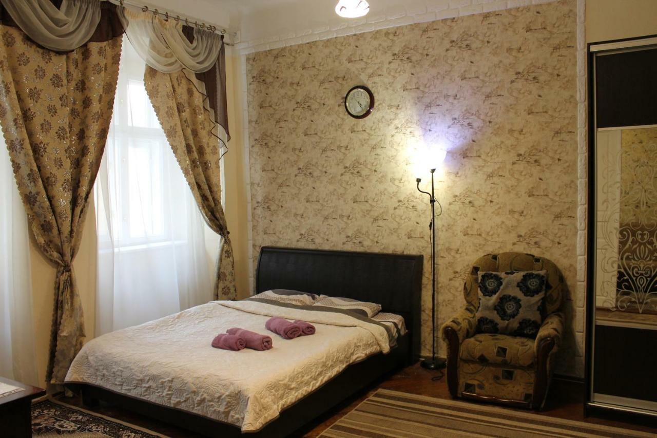 Apartment On Rynok Square Lviv Exterior foto